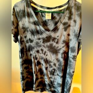 Medium gray and black tie-dye low V-neck shirt from Victoria’s secret/pink
